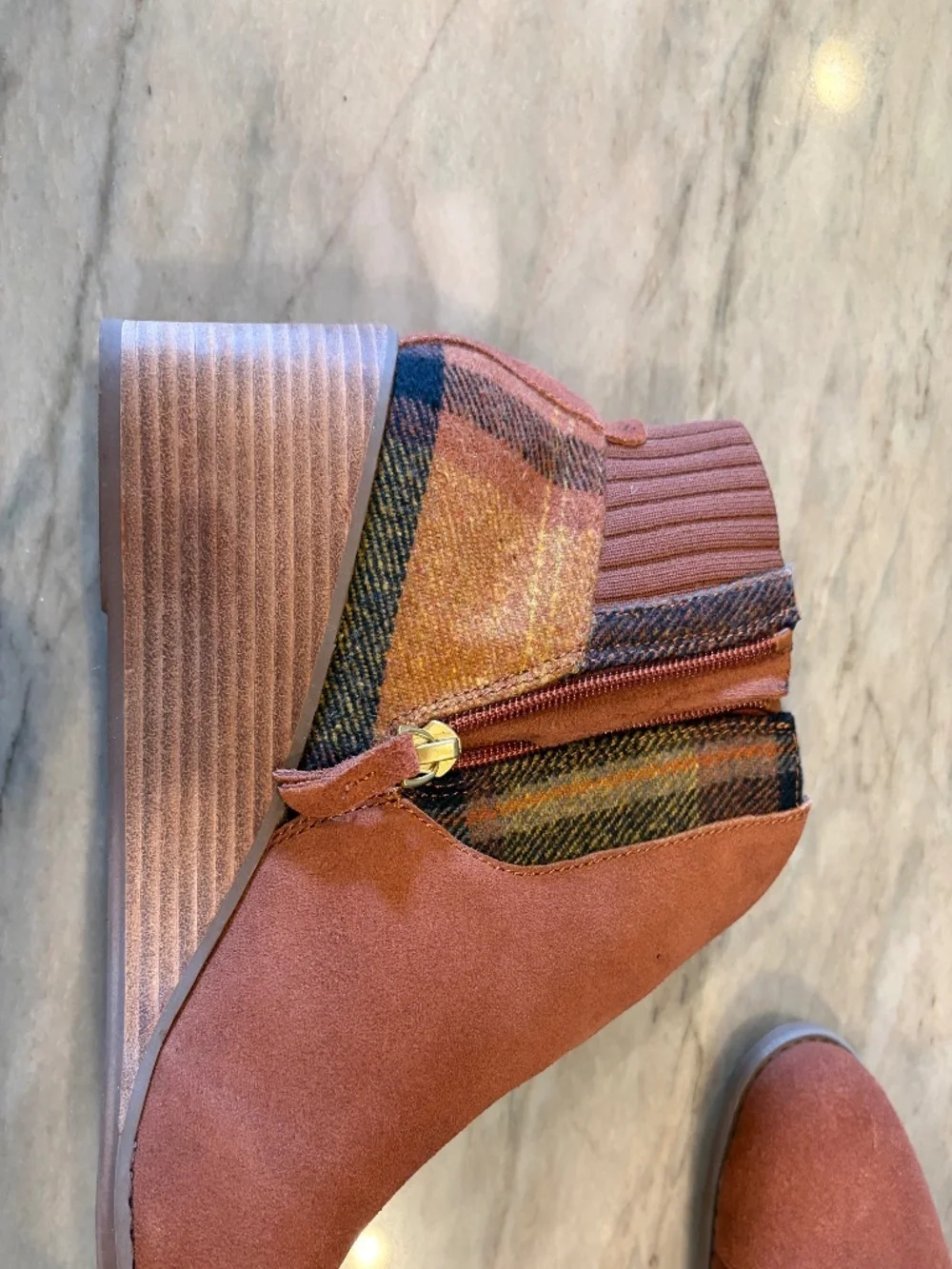 Toms rust suede